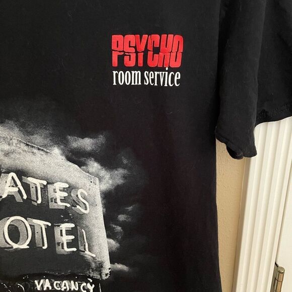 Universal Studios Psycho Room Service Bates Motel Shirt M - Picture 6 of 13